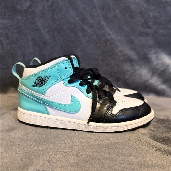 Jordan Kids' Sneakers - Picture 2 of 5